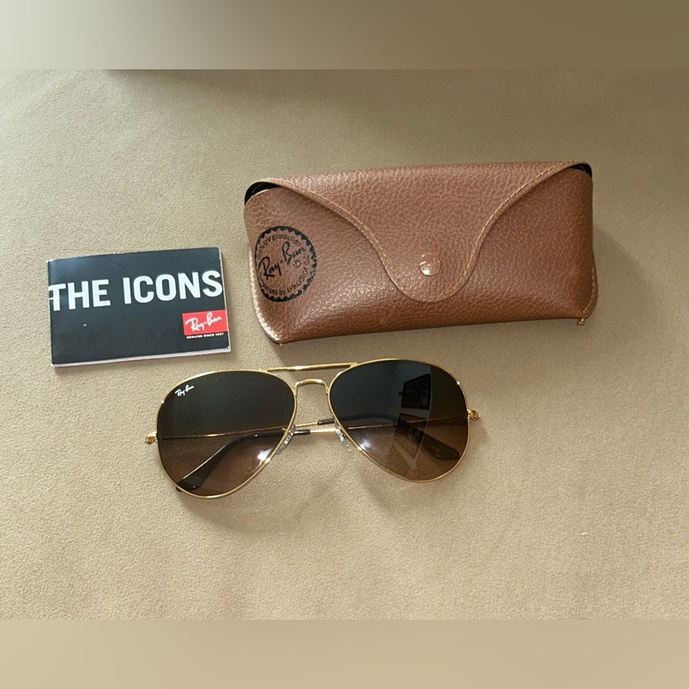 Ray-Ban AVIATOR Gradient Sunglasses